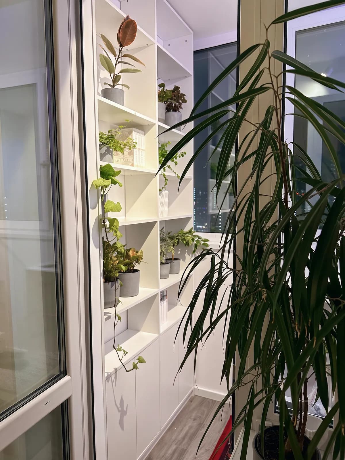 Regał na balkon na rośliny — zdjęcie realizacji